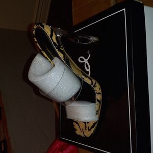 QUPID brand, Size 6, Animal print